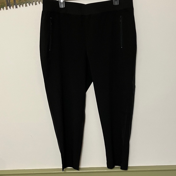 Chico’s Zenergy Black Pull On Pants size 2 - Picture 5 of 9